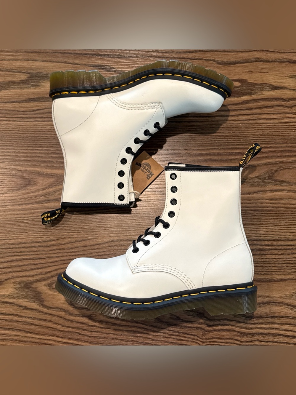 Women’s Size 8 Dr. Martens 1460 White Smooth Leather Combat Ankle Lace-Up Boots